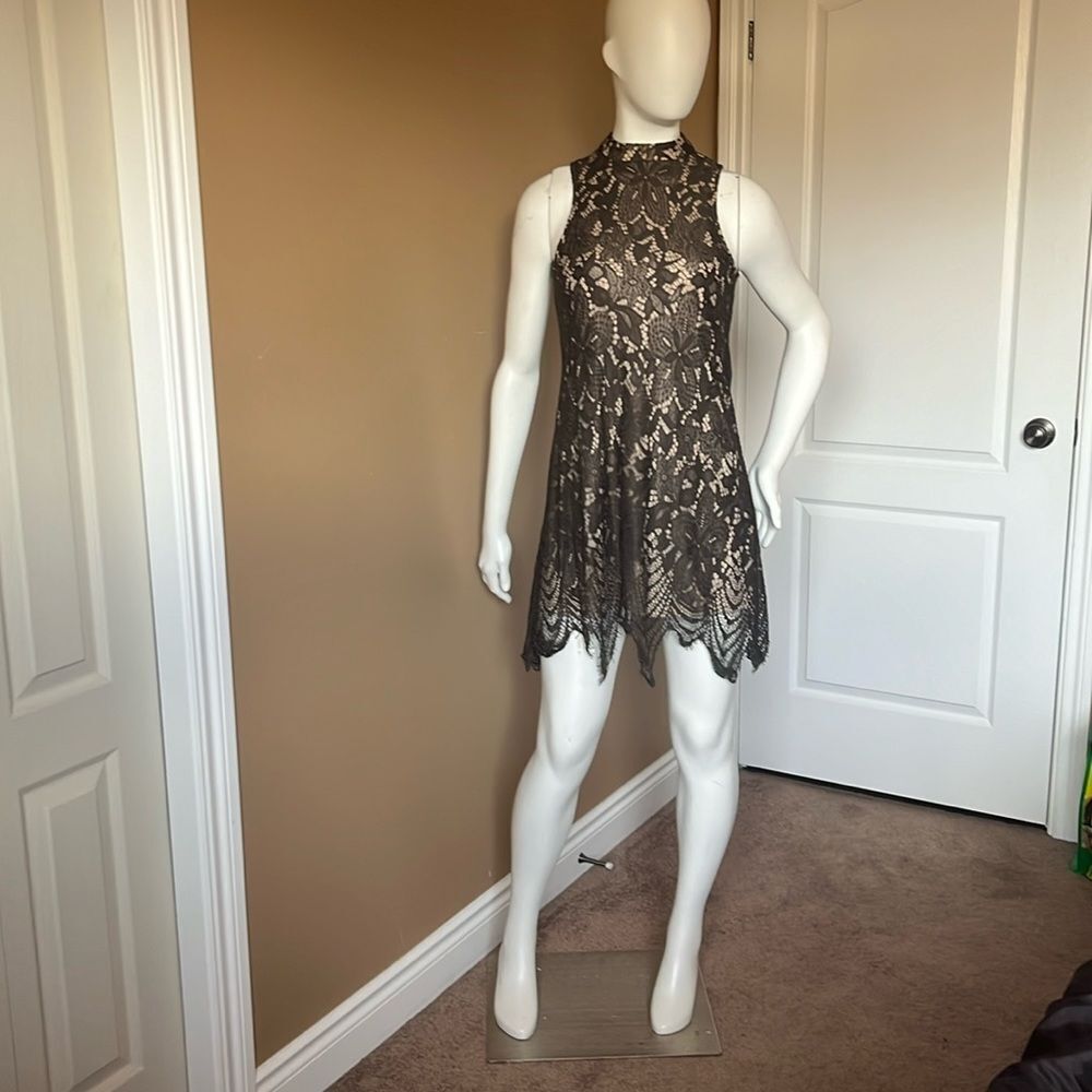 Lace dress / Size S